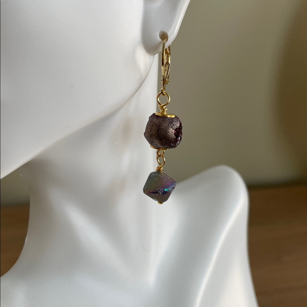 HAND CRAFTED DRUZY GEODE DROP EARRINGS Lavender Purple Iridescent Gold Dangles - Picture 7 of 12